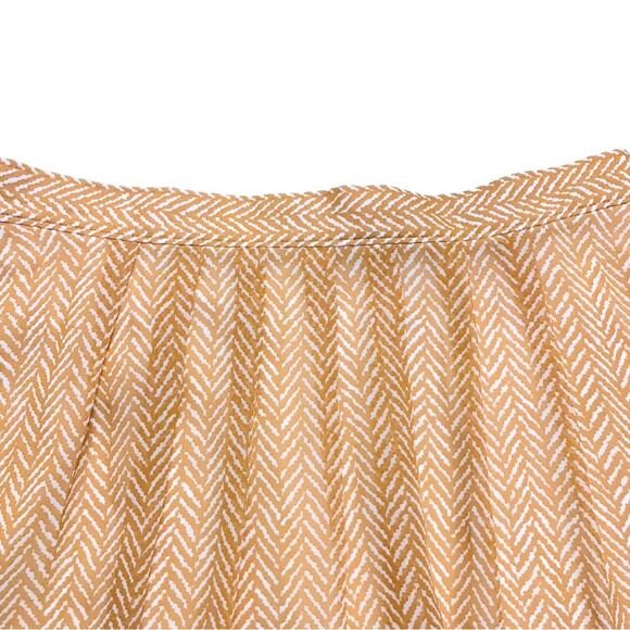 Tan White Beige Short Skirt Chevron School Girl Trend Size Small Pleated Mustard - Picture 2 of 9